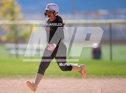 Thumbnail 2 in Palmer Ridge vs. Roosevelt (4A CHSAA Round of 32) photogallery.