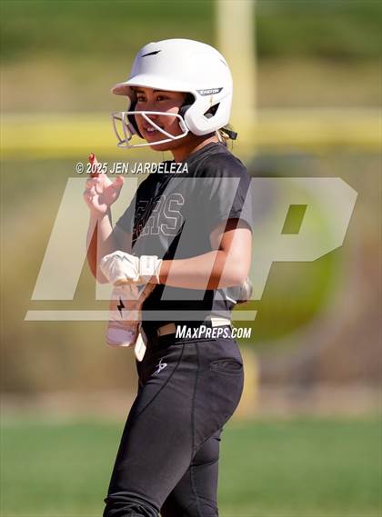 Thumbnail 3 in Palmer Ridge vs. Roosevelt (4A CHSAA Round of 32) photogallery.