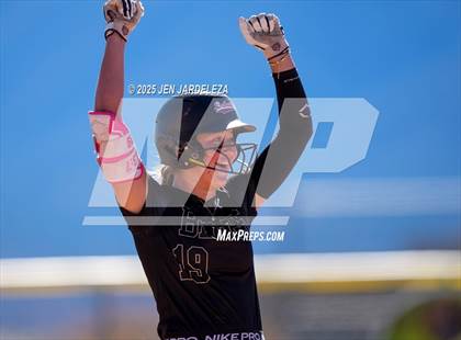 Thumbnail 1 in Palmer Ridge vs. Roosevelt (4A CHSAA Round of 32) photogallery.