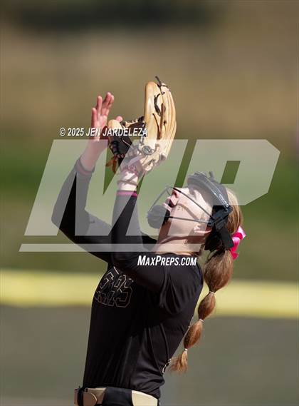 Thumbnail 3 in Palmer Ridge vs. Roosevelt (4A CHSAA Round of 32) photogallery.