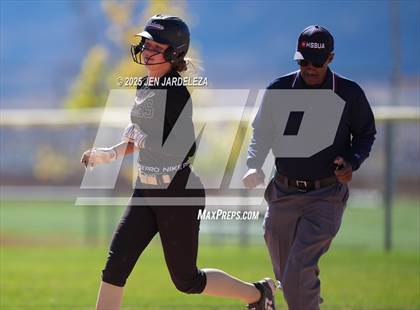 Thumbnail 2 in Palmer Ridge vs. Roosevelt (4A CHSAA Round of 32) photogallery.