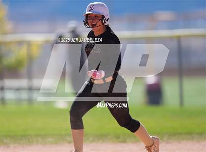 Thumbnail 1 in Palmer Ridge vs. Roosevelt (4A CHSAA Round of 32) photogallery.