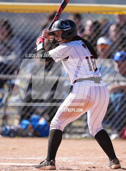 Thumbnail 2 in Palmer Ridge vs. Roosevelt (4A CHSAA Round of 32) photogallery.