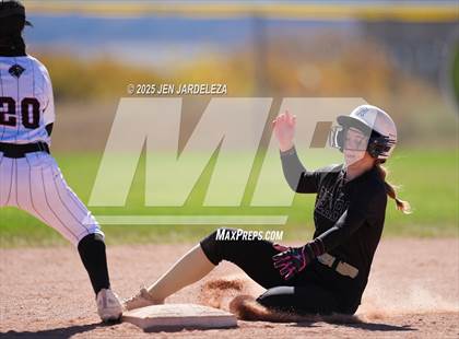 Thumbnail 3 in Palmer Ridge vs. Roosevelt (4A CHSAA Round of 32) photogallery.
