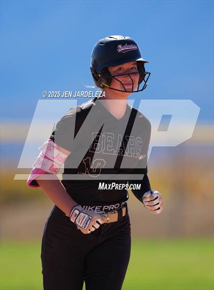 Thumbnail 3 in Palmer Ridge vs. Roosevelt (4A CHSAA Round of 32) photogallery.