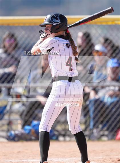 Thumbnail 1 in Palmer Ridge vs. Roosevelt (4A CHSAA Round of 32) photogallery.