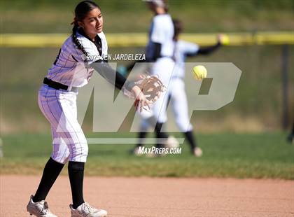 Thumbnail 3 in Palmer Ridge vs. Roosevelt (4A CHSAA Round of 32) photogallery.