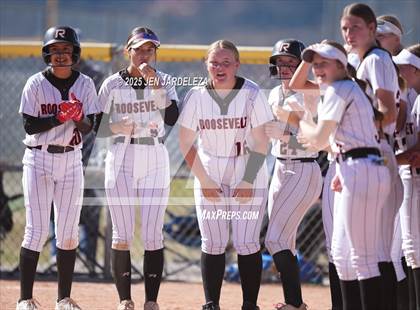 Thumbnail 3 in Palmer Ridge vs. Roosevelt (4A CHSAA Round of 32) photogallery.