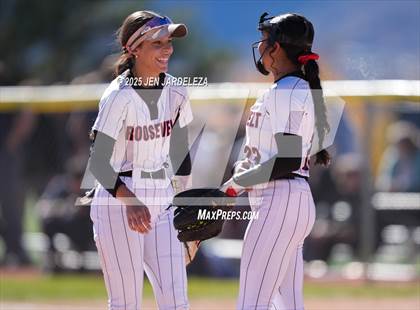 Thumbnail 2 in Palmer Ridge vs. Roosevelt (4A CHSAA Round of 32) photogallery.