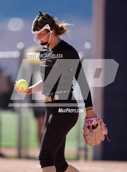 Thumbnail 3 in Palmer Ridge vs. Roosevelt (4A CHSAA Round of 32) photogallery.