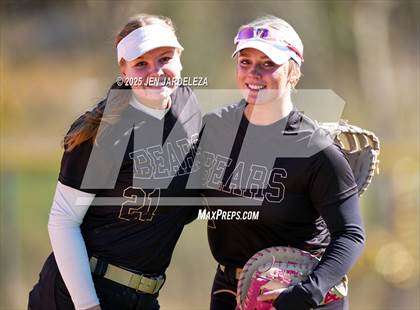 Thumbnail 2 in Palmer Ridge vs. Roosevelt (4A CHSAA Round of 32) photogallery.