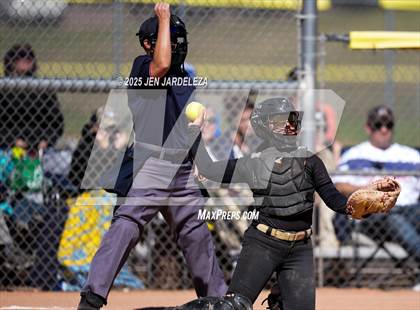 Thumbnail 1 in Palmer Ridge vs. Roosevelt (4A CHSAA Round of 32) photogallery.