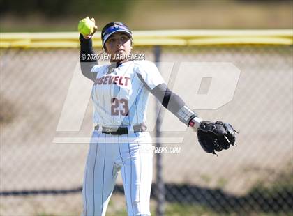 Thumbnail 2 in Palmer Ridge vs. Roosevelt (4A CHSAA Round of 32) photogallery.