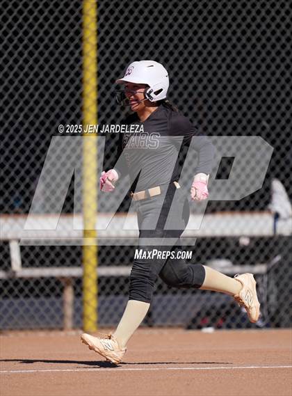 Thumbnail 2 in Palmer Ridge vs. Roosevelt (4A CHSAA Round of 32) photogallery.