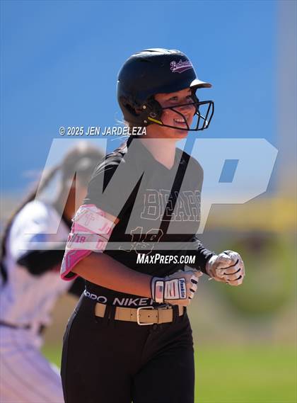 Thumbnail 1 in Palmer Ridge vs. Roosevelt (4A CHSAA Round of 32) photogallery.