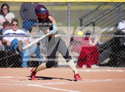 Thumbnail 2 in Palmer Ridge vs. Roosevelt (4A CHSAA Round of 32) photogallery.