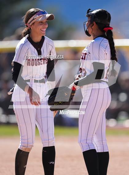 Thumbnail 3 in Palmer Ridge vs. Roosevelt (4A CHSAA Round of 32) photogallery.