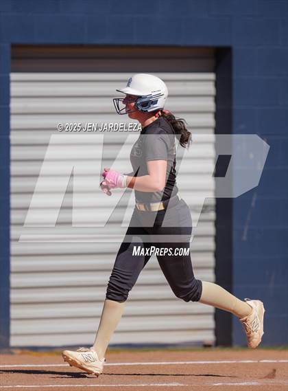 Thumbnail 1 in Palmer Ridge vs. Roosevelt (4A CHSAA Round of 32) photogallery.