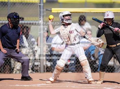 Thumbnail 2 in Palmer Ridge vs. Roosevelt (4A CHSAA Round of 32) photogallery.