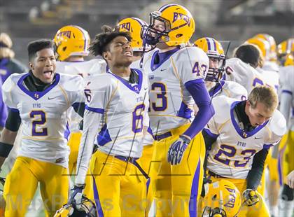Thumbnail 1 in Byrd vs Holy Cross (LHSAA DI Round 3 Playoff) photogallery.