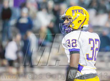 Thumbnail 2 in Byrd vs Holy Cross (LHSAA DI Round 3 Playoff) photogallery.