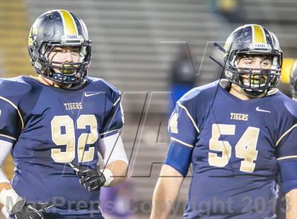 Thumbnail 3 in Byrd vs Holy Cross (LHSAA DI Round 3 Playoff) photogallery.