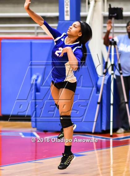Thumbnail 3 in Nimitz @ Duncanville photogallery.