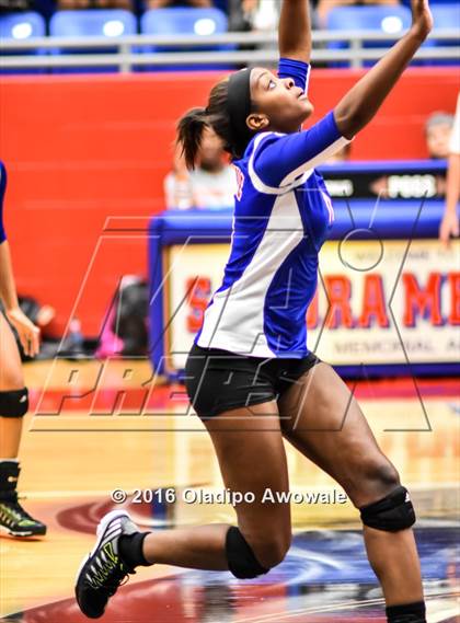 Thumbnail 3 in Nimitz @ Duncanville photogallery.