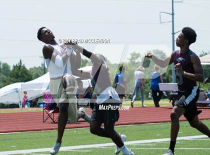 Thumbnail 2 in Denton vs. Rowlett (7-on-7 Texas State Qualifying Tournament) photogallery.
