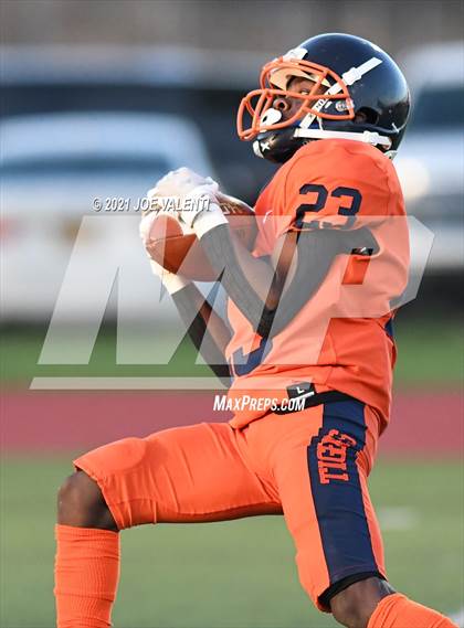 Thumbnail 1 in Williamsville North @ Bennett/Olmsted/Middle Early College/East photogallery.