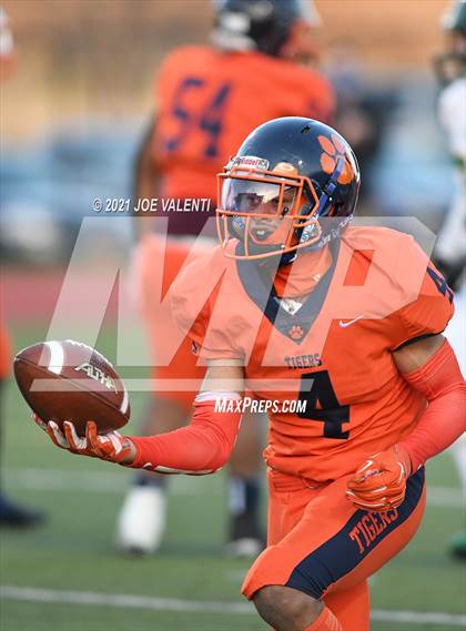 Thumbnail 3 in Williamsville North @ Bennett/Olmsted/Middle Early College/East photogallery.