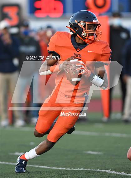 Thumbnail 2 in Williamsville North @ Bennett/Olmsted/Middle Early College/East photogallery.