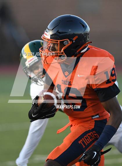 Thumbnail 2 in Williamsville North @ Bennett/Olmsted/Middle Early College/East photogallery.