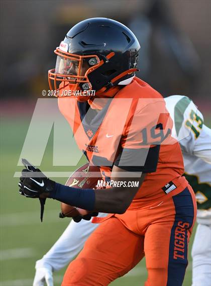 Thumbnail 3 in Williamsville North @ Bennett/Olmsted/Middle Early College/East photogallery.