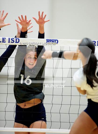 Thumbnail 1 in Keller vs Flower Mound (UIL 6A Volleyball Regional Semifinals) photogallery.