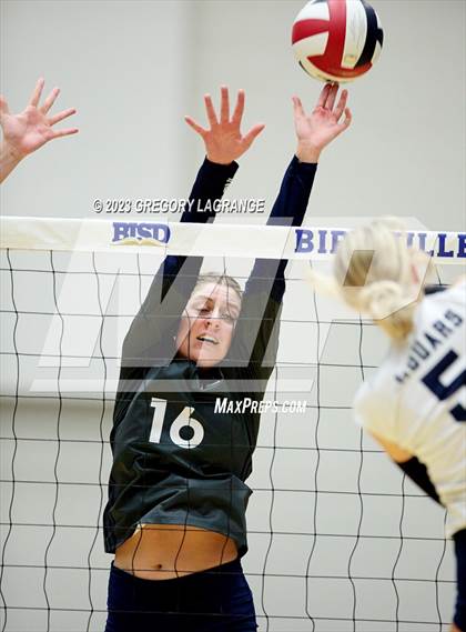 Thumbnail 3 in Keller vs Flower Mound (UIL 6A Volleyball Regional Semifinals) photogallery.