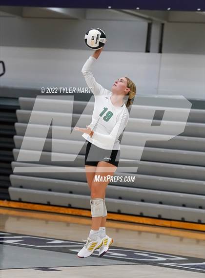 Thumbnail 1 in Benton Central vs. Floyd Central (Bulldog Challenge) photogallery.