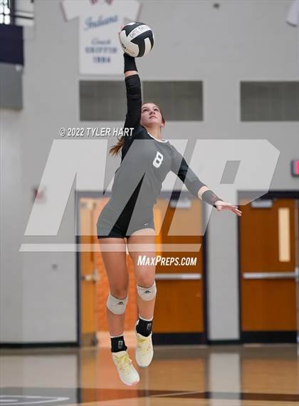 Thumbnail 2 in Benton Central vs. Floyd Central (Bulldog Challenge) photogallery.
