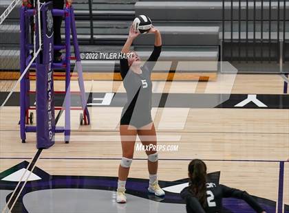Thumbnail 3 in Benton Central vs. Floyd Central (Bulldog Challenge) photogallery.