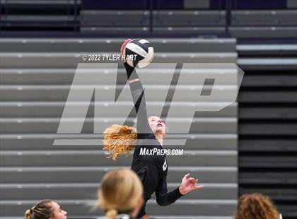 Thumbnail 3 in Benton Central vs. Floyd Central (Bulldog Challenge) photogallery.