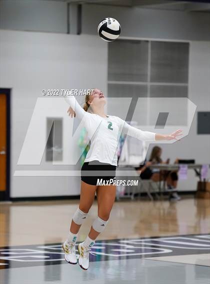 Thumbnail 3 in Benton Central vs. Floyd Central (Bulldog Challenge) photogallery.