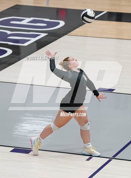 Thumbnail 2 in Benton Central vs. Floyd Central (Bulldog Challenge) photogallery.
