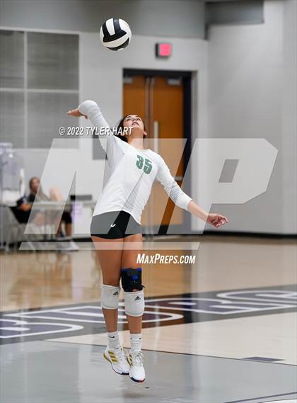 Thumbnail 2 in Benton Central vs. Floyd Central (Bulldog Challenge) photogallery.
