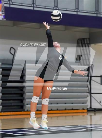Thumbnail 3 in Benton Central vs. Floyd Central (Bulldog Challenge) photogallery.