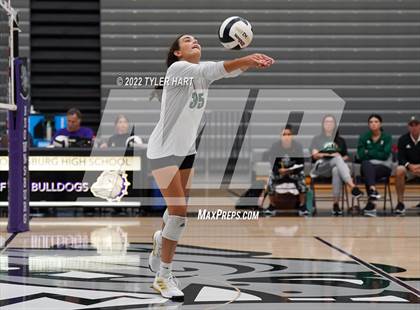 Thumbnail 1 in Benton Central vs. Floyd Central (Bulldog Challenge) photogallery.