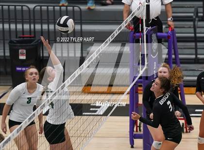 Thumbnail 2 in Benton Central vs. Floyd Central (Bulldog Challenge) photogallery.