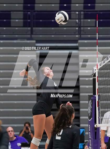 Thumbnail 3 in Benton Central vs. Floyd Central (Bulldog Challenge) photogallery.