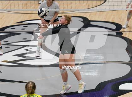 Thumbnail 1 in Benton Central vs. Floyd Central (Bulldog Challenge) photogallery.