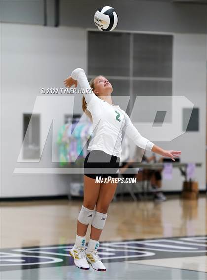 Thumbnail 2 in Benton Central vs. Floyd Central (Bulldog Challenge) photogallery.