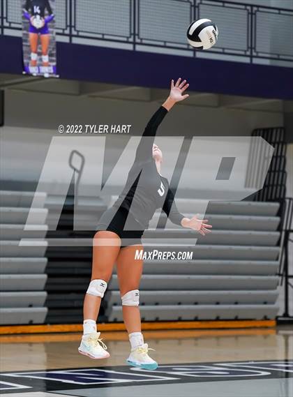 Thumbnail 1 in Benton Central vs. Floyd Central (Bulldog Challenge) photogallery.